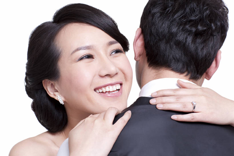 东方人,成年人,中年人,脸,头,脸颊,两个人,夫妻,丈夫,妻子,笑,微笑,露齿笑,横图,留白,白色背景,晚礼服,爱情,快乐,幸福,成功,北京,中国,亚洲,连接,套装,正装,浪漫,现代,肩膀,结婚戒指,戒指,亲昵,恩爱,搭,财富,恋人,摄影,影棚,生活方式,马甲,礼节,协调,高雅,享乐,贵族,搭着,发髻,摄影棚,肖像,钻石戒指,婚姻,东亚,陪同,陪伴,异性恋,男人,男性,年轻女性,女人,女性,中年男性,亚洲人,中国人,年轻人,头部,脸部,脸蛋,面部,夫妇,情侣,拥抱,彩图,影棚拍摄,晚宴服,舞会服,洋服,洋装,夜礼服,爱,欢乐,拍摄,伴侣,魅力,上层阶级,订婚戒指,挨着,伴随,bj175