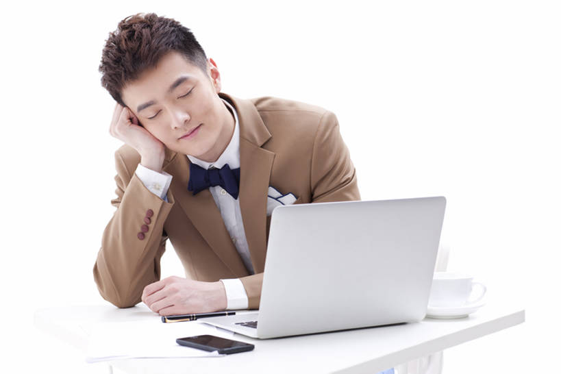 东方人,成年人,一个人,商务人士,商务男性,办公室,坐,睡,微笑,横图,室内,留白,白色背景,正面,衬衫,商务,时尚,笔记本电脑,技术,桌子,北京,中国,亚洲,仅一个男性,仅一个人,撑,套装,正装,托腮,现代,书桌,仅一个年轻男性,托,职业,休闲,放松,摄影,影棚,生活方式,技巧,午睡,享乐,托下巴,摄影棚,手艺,商务装,工薪阶层,东亚,完成,无线电技术,技能,技艺,无忧无虑,计算机,男人,男性,年轻男性,亚洲人,中国人,年轻人,白领,上班族,闭着眼睛,困,困觉,寝息,睡觉,半身,彩图,影棚拍摄,衬衣,拍摄,妙技,办公室职员,本领,小睡,韩版,bj175