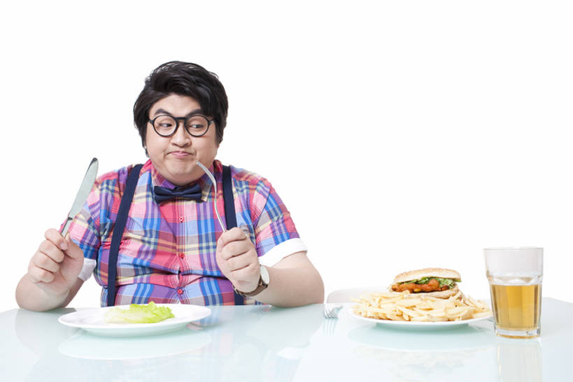 啤酒,东方人,成年人,肥胖,一个人,吃,横图,白色背景,正面,贪欲,蔬菜,餐具,吊带,北京,中国,亚洲,仅一个男性,仅一个人,方格,格子,领结,眼镜,食品,拿着,休闲装,汉堡包,炸薯条,饮食,饮料,仅一个年轻男性,绿色,盘子,快餐,健康,素食,夸张,摄影,有机食品,影棚,生活方式,幽默,膳食,瘦身,摄影棚,饥饿,东亚,节制,男人,男性,年轻男性,亚洲人,中国人,年轻人,半身,彩图,影棚拍摄,拍摄,窥视,鸡肉汉堡,饿,暴饮暴食,bj175