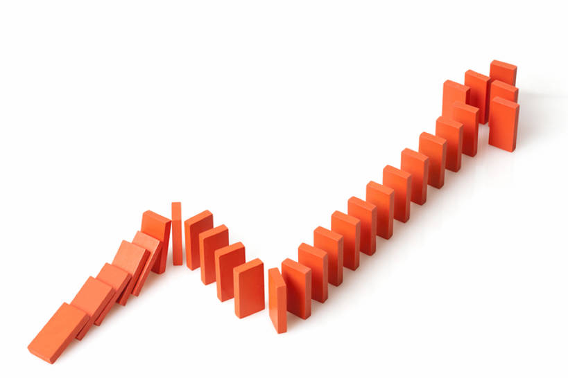 无人,横图,留白,抠图,白色背景,商务,赚钱,指示牌,静物,北京,中国,亚洲,一排,许多,连接,形状,丰富,整齐,标志,文字,很多,联系,方向,标识,箭头,排列,红色,箭,站着,概念,线图,财富,金融,投资,摄影,生长,上升,创造力,指向,指数,利润,队列,多米诺,东亚,发展,簇,繁荣,进展,想法,彩图,影棚拍摄,多米诺效应,bj175