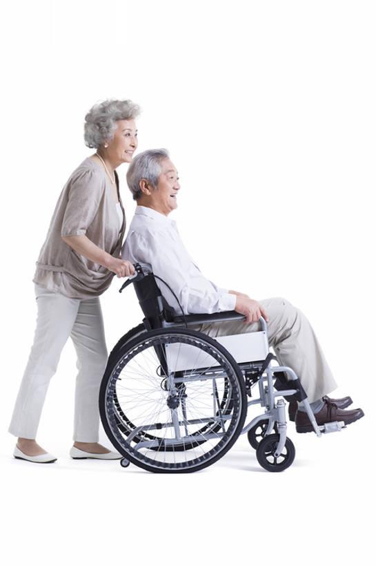 东方人,成年人,老年人,头发,两个人,丈夫,妻子,病人,推,笑,微笑,露齿笑,竖图,留白,抠图,白色背景,侧面,快乐,幸福,北京,中国,亚洲,注视,休闲装,白色,轮椅,医疗用品,观察,看,保养,亲密,保健,摄影,生活方式,观看,协助,支撑,察看,疾病,享乐,脆弱,关爱,关注,医疗器械,残疾,医疗工具,东亚,瘫痪,恢复,陪同,陪伴,信任,老年男性,老年女性,男人,男性,女人,女性,亚洲人,中国人,情侣,步行,坐着,彩图,全身,影棚拍摄,欢乐,伴随,bj175