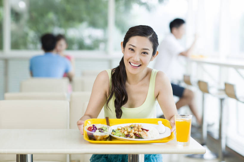 东方人,成年人,四个人,笑,睡,微笑,露齿笑,横图,室内,白天,正面,午餐,快乐,满意,兴奋,幸福,餐桌,餐具,椅子,北京,中国,亚洲,握,美味,食品,饮品,注视,休闲装,饮食,刺激,食物,饮料,中国菜,快餐,夏天,观察,看,活力,乐趣,诱惑,握着,摄影,生活方式,观看,午睡,快餐店,察看,享乐,关注,可口,中国文化,桔子汁,进餐,肖像,出示,饥饿,东亚,健康食物,适口,男人,男性,年轻男性,年轻女性,女人,女性,亚洲人,中国人,年轻人,大学生,困,困觉,寝息,睡觉,坐着,半身,彩图,欢乐,餐馆,小睡,饿,宫爆鸡丁,bj175