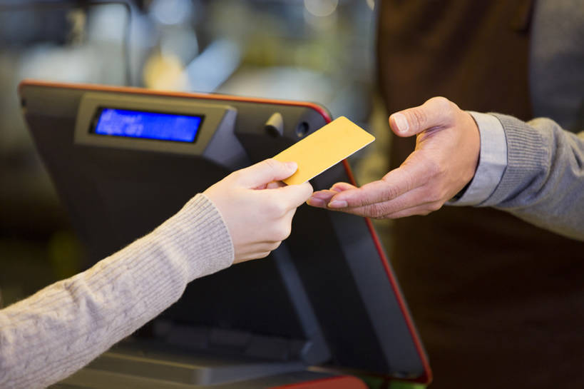 东方人,成年人,中年人,手,两个人,服务员,商店,横图,室内,特写,购物,信用卡,消费,北京,中国,亚洲,食品,饮品,顾客,食物,饮料,收银员,职业,零售,服务,金融,摄影,收银台,部分,便利,贵宾,付款,购买,可口,收银机,咖啡店,选购,贸易,东亚,血拼,适口,店主,企业家,男人,男性,年轻女性,女人,女性,中年男性,亚洲人,中国人,年轻人,服务生,侍者,售货员,彩图,咖啡馆,给予,bj175