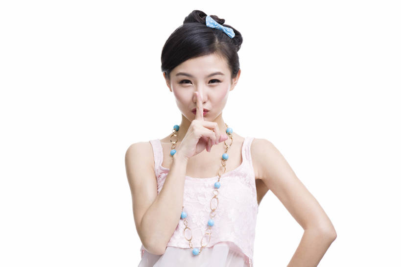 东方人,成年人,一个人,摸,横图,留白,抠图,白色背景,正面,时尚,快乐,幸福,纯洁,项链,北京,中国,亚洲,仅一个年轻女性,仅一个女性,仅一个人,抚摸,美丽,注视,休闲装,现代,手叉腰,粉色,蝴蝶结,观察,看,手势,休闲,表情,撅嘴,个性,活力,可爱,乐趣,童年,童趣,摄影,生活方式,观看,幽默,察看,享乐,关注,肖像,童真,东亚,闭嘴,烂漫,无邪,无忧无虑,天真,年轻女性,女人,女性,亚洲人,中国人,年轻人,触摸,接触,半身,彩图,影棚拍摄,欢乐,打手势,美人,韩版,bj175