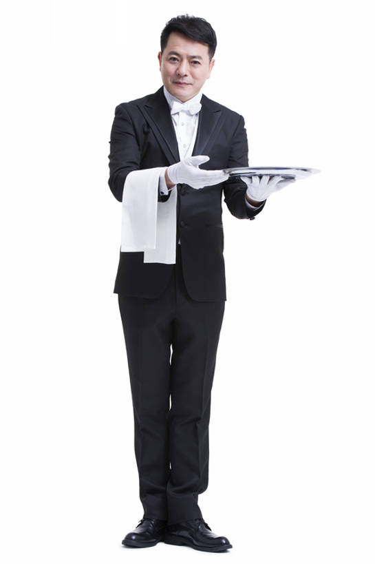 东方人,成年人,中年人,老年人,一个人,服务员,管家,微笑,竖图,留白,抠图,白色背景,正面,西装,快乐,幸福,热情,北京,中国,亚洲,仅一个男性,仅一个人,仅一个中年男性,握,套装,服装,正装,领结,餐盘,注视,手套,毛巾,观察,看,手势,站着,服务,握着,摄影,观看,礼节,严肃,察看,享乐,神圣,关注,肖像,东亚,欧洲文化,燕尾服,一套,仆人,认真,老年男性,男人,男性,中年男性,亚洲人,中国人,服务生,侍者,彩图,全身,影棚拍摄,礼服,欢乐,打手势,传统文化,男仆,客房服务,bj175