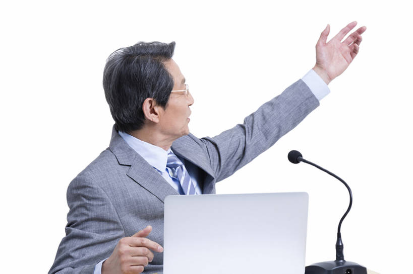东方人,成年人,老年人,一个人,商务人士,教师,商务男性,横图,留白,抠图,白色背景,正面,衬衫,西装,快乐,幸福,成功,笔记本电脑,北京,中国,亚洲,仅一个男性,仅一个人,套装,正装,会议,眼镜,领带,讲台,手势,演讲,仅一个老年男性,职业,活力,摄影,介绍,生活方式,报告,权威,麦克风,领导,享乐,解释,演说,出示,商务装,宣传,工薪阶层,东亚,一套,鼓动,记者招待会,讲演,把握,老年男性,男人,男性,亚洲人,中国人,白领,讲师,上班族,说话,坐着,半身,彩图,影棚拍摄,衬衣,欢乐,打手势,首席执行官,掌控,bj175