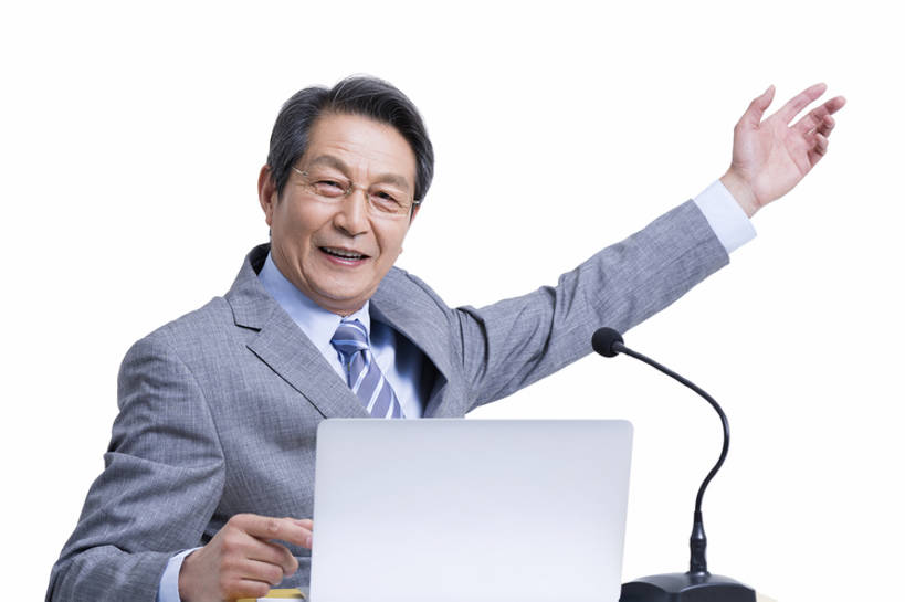 东方人,成年人,老年人,一个人,商务人士,教师,商务男性,笑,微笑,露齿笑,横图,留白,抠图,白色背景,正面,衬衫,西装,快乐,幸福,成功,笔记本电脑,北京,中国,亚洲,仅一个男性,仅一个人,套装,正装,会议,眼镜,领带,注视,讲台,观察,看,手势,演讲,仅一个老年男性,职业,活力,摄影,介绍,生活方式,报告,观看,权威,察看,麦克风,领导,享乐,解释,演说,关注,肖像,出示,商务装,宣传,工薪阶层,东亚,一套,鼓动,记者招待会,讲演,把握,老年男性,男人,男性,亚洲人,中国人,白领,讲师,上班族,说话,坐着,半身,彩图,影棚拍摄,衬衣,欢乐,打手势,首席执行官,掌控,bj175