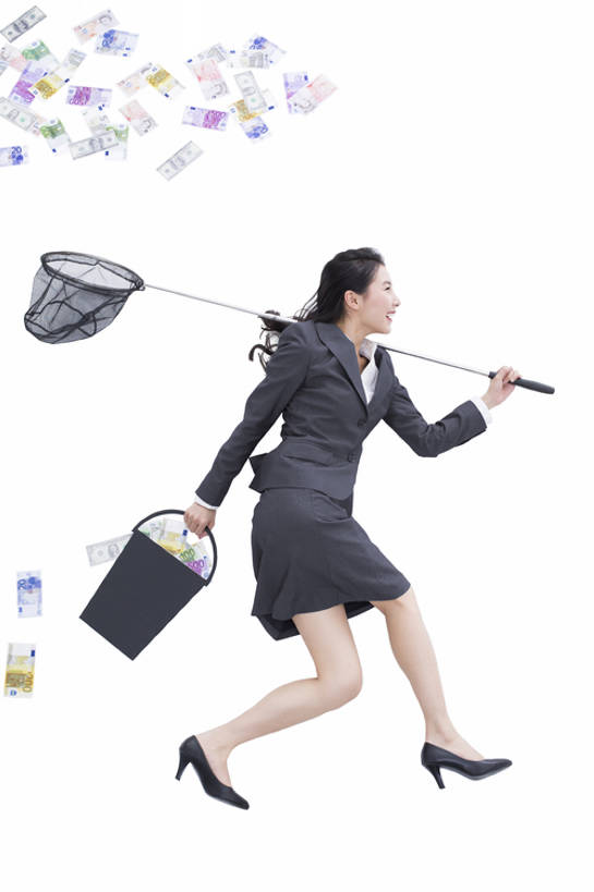 东方人,成年人,一个人,商务人士,商务女性,跑,笑,微笑,露齿笑,竖图,俯视,留白,抠图,白色背景,西装,商务,快乐,兴奋,幸福,赚钱,北京,中国,亚洲,仅一个年轻女性,仅一个女性,仅一个人,握,追赶,套装,正装,桶,半空,玩,刺激,蝴蝶网,握着,财富,金融,投资,摄影,生活方式,收获,幽默,想象,东亚,套索,一套,货币,年轻女性,女人,女性,亚洲人,中国人,年轻人,彩图,全身,影棚拍摄,欢乐,bj175