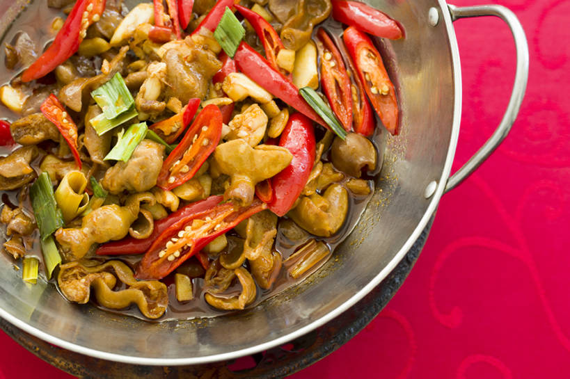 无人,横图,特写,吃饭,晚餐,午餐,静物,餐具,北京,中国,春节,新年,亚洲,丰富,鲜艳,炒,肉,熟食,香料,美味,食品,饮品,传统,干锅,剁椒,饮食,餐饮,桌布,食物,饮料,红色,中国菜,摄影,膳食,可口,清新,中国文化,肉制品,东亚,主菜,适口,四川菜,红辣椒,彩图,高角度拍摄,传统文化,干锅肥肠,bj175