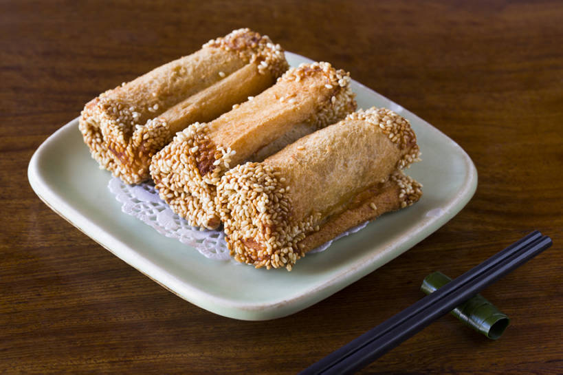 点心,无人,横图,特写,早餐,筷子,静物,餐具,北京,中国,亚洲,熟食,油炸,芝麻,美味,食品,饮品,餐盘,传统,小吃,饮食,餐饮,食物,饮料,盘子,中国菜,摄影,筷子架,膳食,可口,清新,中国文化,东亚,适口,彩图,传统文化,芋泥卷,bj175