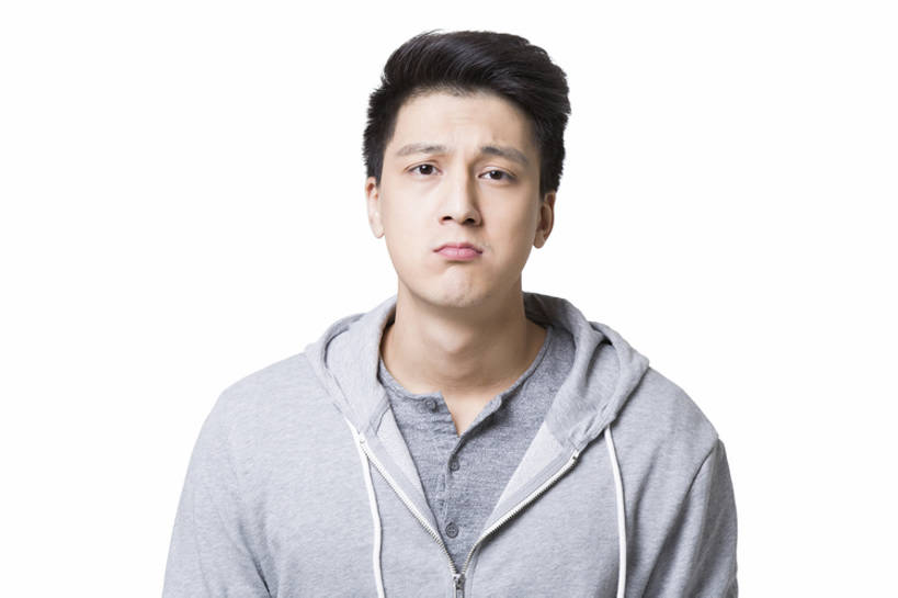 东方人,成年人,一个人,横图,抠图,白色背景,正面,北京,中国,亚洲,仅一个男性,仅一个人,沮丧,生气,注视,休闲装,仅一个年轻男性,观察,看,站着,表情,皱眉,压力,愤怒,摄影,观看,恼怒,悲伤,察看,愤慨,伤心,难过,怒气,气愤,忧虑,发怒,关注,怒火,消极,肖像,情绪,脾气,东亚,忿怒,怨恨,强烈,挫败,悲哀,哀痛,悲戚,悲痛,气忿,愤恨,肝火,激动,男人,男性,年轻男性,亚洲人,中国人,年轻人,半身,彩图,影棚拍摄,闷闷不乐,bj175