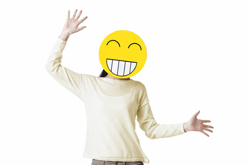 东方人,成年人,脸,头,脸颊,一个人,举,笑,微笑,露齿笑,横图,留白,抠图,白色背景,正面,时尚,快乐,幸福,纯洁,互联网,北京,中国,亚洲,仅一个年轻女性,仅一个女性,仅一个人,覆盖,圆形,标志,符号,面具,文字,记事本,注视,休闲装,标识,现代,本子,笔记本,观察,看,托,站着,概念,表情,卡通,可爱,童年,童趣,摄影,生活方式,观看,察看,创造力,笑脸,隐藏,享乐,关注,标点,情绪,童真,东亚,烂漫,无邪,天真,年轻女性,女人,女性,亚洲人,中国人,年轻人,头部,脸部,脸蛋,面部,举起,举手,举着,向上举,向上伸,向上托,张开手臂,半身,彩图,影棚拍摄,欢乐,文字表情,颜表情,颜文字,拟人,表情符号,bj175