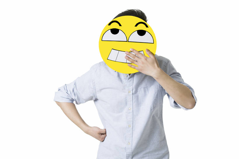 东方人,成年人,脸,头,脸颊,一个人,笑,微笑,露齿笑,横图,留白,抠图,白色背景,正面,快乐,幸福,纯洁,互联网,北京,中国,亚洲,仅一个男性,仅一个人,覆盖,圆形,标志,符号,面具,文字,记事本,休闲装,标识,现代,手叉腰,仅一个年轻男性,本子,笔记本,手势,站着,概念,表情,卡通,可爱,淘气,童年,童趣,遮,遮掩,摄影,生活方式,创造力,笑脸,掩盖,隐藏,享乐,遮挡,标点,情绪,童真,东亚,烂漫,无邪,遮盖,掩饰,偷笑,天真,男人,男性,年轻男性,亚洲人,中国人,年轻人,头部,脸部,脸蛋,面部,半身,彩图,影棚拍摄,欢乐,文字表情,颜表情,颜文字,打手势,拟人,捂住,好消息,表情符号,bj175