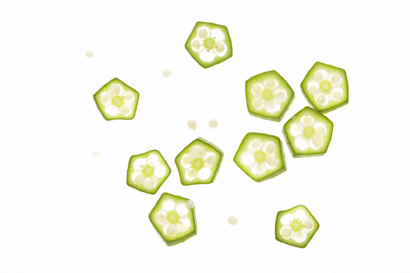 点心,面包,无人,横图,俯视,特写,留白,抠图,白色背景,蔬菜,静物,北京,中国,亚洲,切开,准备,材料,秋葵,生食,美味,食品,面点,饮品,营养,吐司,饮食,食物,糕点,饮料,绿色,切,健康,素食,摄影,有机食品,法式面包,维生素,可口,清新,横截面,五边形,剖面,吐司面包,东亚,切面,健康食物,黄秋葵,适口,彩图,影棚拍摄,多士,听型面包,bj175