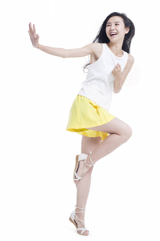 东方人,成年人,头发,一个人,学生,站,笑,微笑,露齿笑,竖图,白天,留白,抠图,白色背景,正面,凉鞋,裙子,时尚,快乐,幸福,纯洁,热情,风,北京,中国,亚洲,仅一个年轻女性,仅一个女性,仅一个人,休闲装,吹气,站着,休闲,放松,活力,可爱,童年,童趣,摄影,单腿,享乐,防守,童真,东亚,烂漫,无邪,纯净,无忧无虑,天真,年轻女性,女人,女性,亚洲人,中国人,年轻人,长发,大学生,站立,张开手臂,彩图,全身,影棚拍摄,欢乐,闪避,bj175