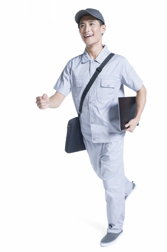 东方人,成年人,一个人,服务员,修理工,工程师,技术人员,笑,微笑,露齿笑,竖图,留白,抠图,白色背景,正面,制服,快乐,幸福,信心,笔记本电脑,互联网,技术,帽子,北京,中国,亚洲,仅一个男性,仅一个人,连接,握,包,联系,仅一个年轻男性,职业,鸭舌帽,服务,握着,摄影,生活方式,技巧,修理,工程,专心,享乐,手艺,问题,计算机设备,东亚,无线电技术,责任,技能,技艺,计算机,男人,男性,年轻男性,亚洲人,中国人,年轻人,服务生,侍者,技术员,步行,彩图,全身,影棚拍摄,欢乐,妙技,本领,网络安全防护,程序员,bj175