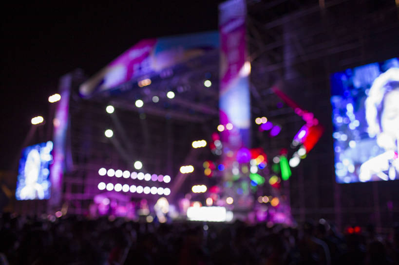 东方人,头,人群,舞台,音乐厅,横图,室外,夜晚,时尚,夜生活,北京,中国,亚洲,表演,许多人,音乐,现代,站着,一群人,摄影,电灯,生活方式,观看,照明设备,娱乐活动,逆光,东亚,音乐节,音乐会,亚洲人,中国人,头部,散焦,彩图,舞台灯光,演奏会,bj175