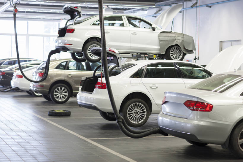 无人,工厂,商店,横图,室内,白天,车间,汽车,北京,中国,亚洲,吊挂,悬挂,工具,商品,机动车,挂,现代,车,交通工具,轿车,零售,运输,摄影,修理,展厅,载具,修理厂,豪华轿车,贩卖,东亚,汽车修理厂,陈列室,彩图,制造厂,家用车,bj175