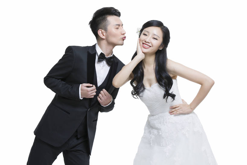 东方人,成年人,两个人,夫妻,丈夫,妻子,新娘,新郎,笑,微笑,露齿笑,横图,抠图,白色背景,正面,婚纱,爱情,婚礼,时尚,快乐,幸福,北京,中国,亚洲,连接,弯腰,服装,正装,庆祝,并排,领结,结婚,浪漫,玩,现代,手叉腰,站着,温暖,温馨,喜庆,恩爱,活力,亲密,恋人,摄影,生活方式,纪念,马甲,幽默,严肃,和睦,高雅,享乐,神圣,蜜月,东亚,陪同,新婚,燕尾服,陪伴,开端,认真,男人,男性,年轻男性,年轻女性,女人,女性,亚洲人,中国人,年轻人,夫妇,情侣,闭着眼睛,亲吻,彩图,影棚拍摄,礼服,爱,高兴,欢乐,深情,伴侣,融洽,订婚,伴随,bj175