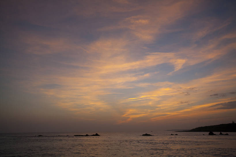 无人,横图,室外,旅游,度假,海洋,美景,日落,水,标志建筑,地标,建筑,台湾,中国,亚洲,岛,地平线,景观,水面,水平线,晚霞,霞光,云,落日,建筑群,云层,娱乐,建设,风景,天空,自然,黄昏,波浪,享受,休闲,景色,彩霞,放松,摄影,宁静,环境,生态,自然风光,逆光,海景,东亚,台南,夕照,薄暮,暗礁,夕阳,彩图,旅行,傍晚,恒春半岛,斜阳,广角,垦丁,bj175