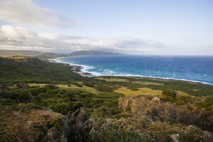 无人,公园,横图,室外,白天,旅游,度假,海洋,石头,美景,水,台湾,中国,亚洲,反射,岛,地平线,海岸线,景观,水边,水面,水平线,云,苔藓,娱乐,草,蓝色,绿色,风景,天空,自然,享受,休闲,景色,放松,摄影,宁静,环境,生态,国家公园,自然风光,海景,东亚,台南,自然保护区,自然地理,暗礁,岩石,彩图,旅行,恒春半岛,广角,垦丁,bj175