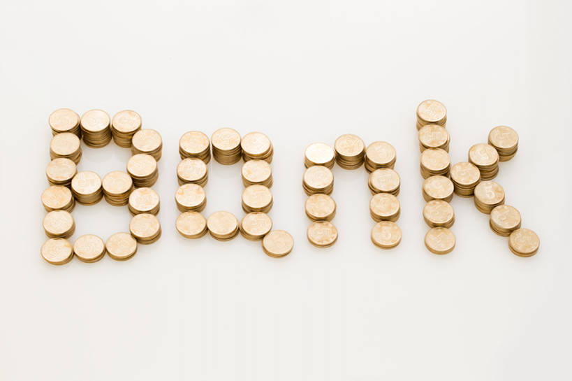 无人,银行,横图,特写,留白,抠图,白色背景,钱,人民币,静物,北京,中国,亚洲,许多,堆叠,形状,符号,钱币,很多,单词,现代,排列,概念,财富,金融,理财,投资,摄影,经济,创造力,简单,顺序,存款,流通,贸易,东亚,构图,想法,货币,现金,硬币,设计,彩图,高角度拍摄,影棚拍摄,bj175