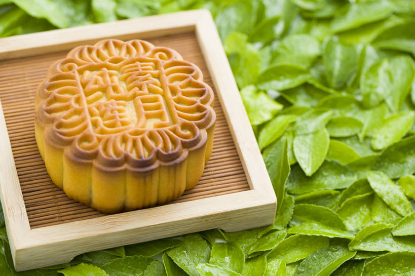 点心,月饼,无人,横图,特写,茶,静物,北京,中国,中秋节,亚洲,形状,风俗,庆祝,装饰,鲜艳,木制,圆形,茶叶,美味,食品,甜点,甜品,餐盘,传统,饮食,树叶,食物,糕点,绿色,中国菜,甜食,汉字,季节,精神,摄影,收获,中国茶,仪式,清新,中国文化,典礼,东亚,酥皮糕点,式样,制度,茶杯,彩图,高角度拍摄,影棚拍摄,焦距,全画幅,传统文化,传统节日,bj175