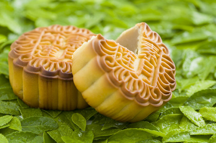 点心,月饼,无人,横图,特写,静物,北京,中国,中秋节,亚洲,形状,风俗,庆祝,装饰,鲜艳,圆形,茶叶,美味,食品,甜点,甜品,传统,饮食,树叶,食物,糕点,绿色,中国菜,甜食,切,汉字,季节,精神,摄影,收获,仪式,清新,中国文化,典礼,东亚,酥皮糕点,式样,制度,彩图,影棚拍摄,焦距,全画幅,传统文化,传统节日,bj175