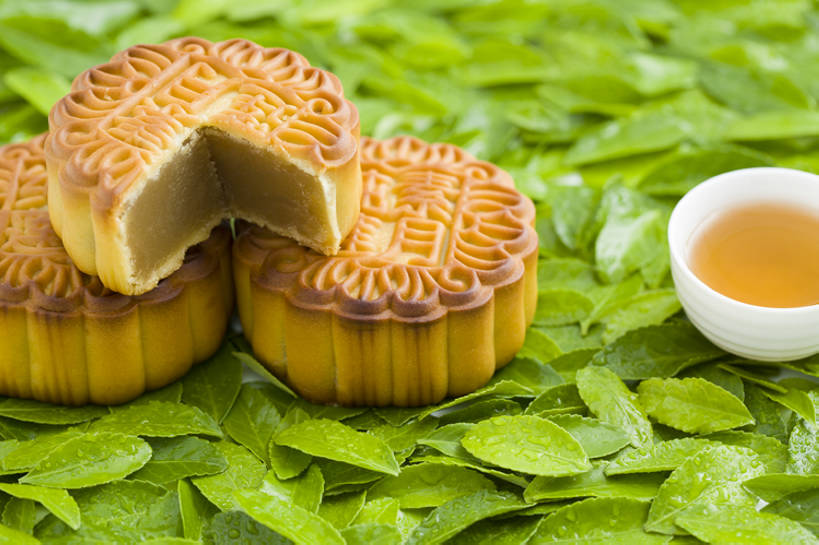 点心,月饼,无人,横图,特写,下午茶,茶,静物,北京,中国,中秋节,亚洲,堆叠,形状,风俗,庆祝,装饰,鲜艳,圆形,茶叶,美味,食品,甜点,甜品,传统,饮食,树叶,食物,糕点,饮料,绿色,中国菜,甜食,切,汉字,季节,精神,摄影,收获,中国茶,仪式,清新,中国文化,典礼,东亚,热饮,酥皮糕点,式样,制度,茶杯,彩图,影棚拍摄,焦距,全画幅,传统文化,传统节日,bj175