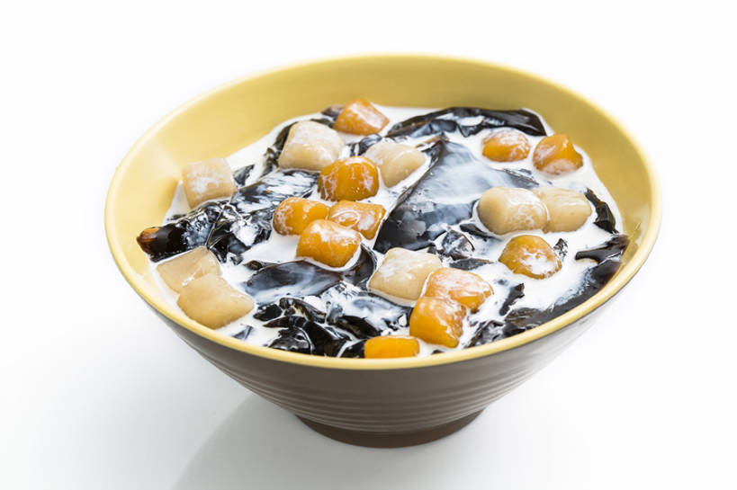 点心,牛奶,无人,横图,特写,留白,抠图,白色背景,静物,北京,中国,亚洲,融化,材料,美味,食品,甜点,甜品,饮品,饮食,食物,糕点,饮料,碗,甜食,健康,摄影,有机食品,混合,可口,清新,东亚,健康食物,适口,彩图,影棚拍摄,芋圆,仙草冻,bj175