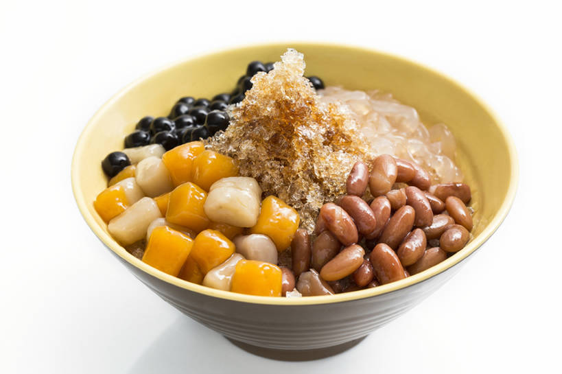 点心,无人,横图,特写,留白,抠图,白色背景,豆,静物,北京,中国,亚洲,融化,材料,冰,美味,食品,甜点,甜品,饮品,粉丝,饮食,食物,糕点,饮料,碗,甜食,健康,摄影,有机食品,混合,可口,清新,东亚,健康食物,适口,果露,彩图,影棚拍摄,芋圆,bj175