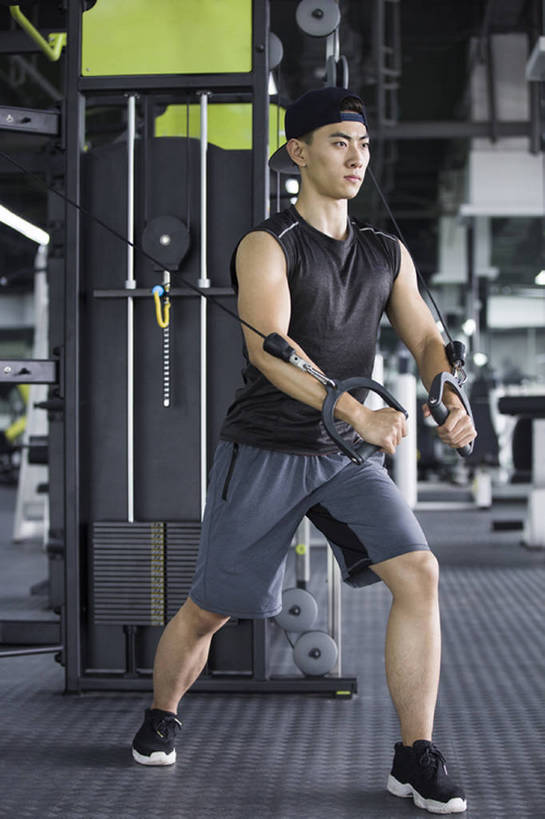 东方人,成年人,肌肉,健壮,一个人,运动员,健身房,拉,竖图,室内,白天,正面,运动服,锻炼,运动,信心,城市,帽子,北京,中国,亚洲,仅一个男性,仅一个人,伸展,握,服装,训练,运动器械,现代,仅一个年轻男性,衣服,站着,健康,健身器械,鸭舌帽,活力,力量,舒展,握着,摄影,服饰,生活方式,张开双腿,酷,练习,衣着,穿着,决心,努力,爱好,苗条,健身器材,塑身,弹性,东亚,肱二头肌,阻力带,衣饰,展开双腿,男人,男性,年轻男性,亚洲人,中国人,年轻人,彩图,全身,运动器材,伸展双腿,运动装,健身俱乐部,拉力带,瑜伽伸展带,bj175