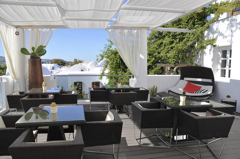 无人,横图,白天,别墅,沙发,阳台,桌子,建筑,椅子,希腊,欧洲,旅游胜地,摄影,建造,基克拉迪群岛,圣托里尼岛,华贵,希腊共和国,基克拉泽斯群岛,彩图,餐馆,bj175