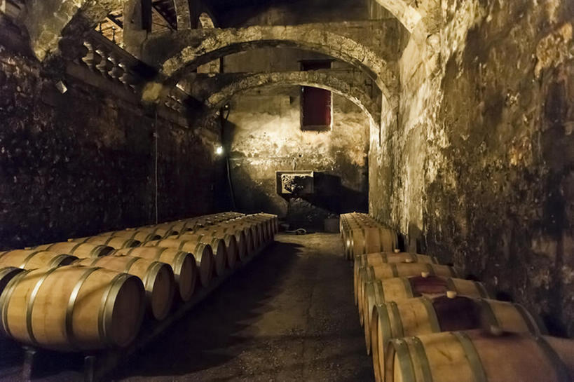 葡萄酒,无人,横图,室内,白天,储藏室,法国,欧洲,一排,许多,丰富,整齐,桶,酒类,很多,传统,酒窖,排列,摄影,队列,旧的,波尔多,彩图,传统文化,bj175