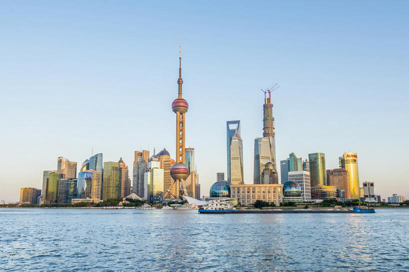 高楼大厦,横图,室外,白天,旅游,河流,名胜古迹,上海,中国,亚洲,行人,游客,游人,地形,黄浦江,路人,旅客,风景,天空,建造,浦东新区,东亚,过客,观光,旅行,东方明珠塔,bj175