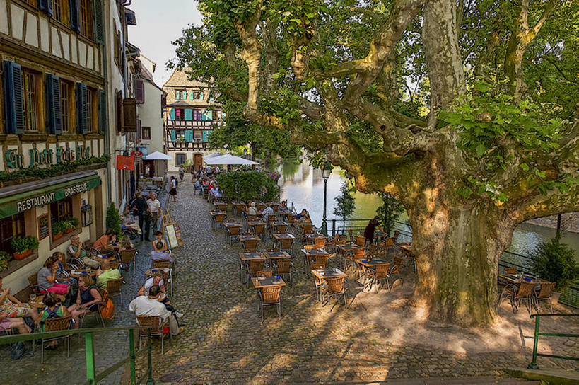 横图,室外,白天,河流,法国,欧洲,建造,斯特拉斯堡,男人,女人,白种人,咖啡馆,bj175