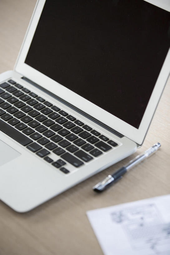 无人,办公室,竖图,室内,笔记本电脑,互联网,技术,桌子,静物,北京,中国,亚洲,屏幕,文件,办公用品,文具,学习用品,摄影,文具用品,便利,便携式,东亚,无线电技术,计算机,沟通,彩图,bj175