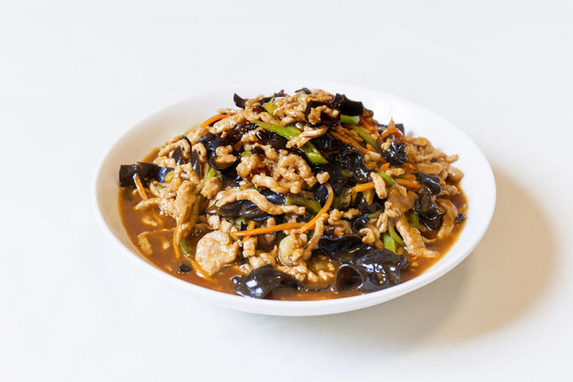 无人,横图,白色背景,静物,中国,亚洲,肉,熟食,美味,食品,饮品,猪肉,鱼香肉丝,木耳,饮食,餐饮,食物,饮料,盘子,中国菜,摄影,黑木耳,膳食,可口,中国文化,肉制品,东亚,健康食物,适口,彩图,影棚拍摄,传统文化,bj175