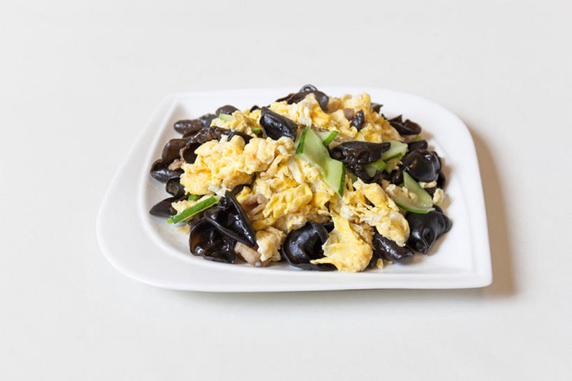 无人,横图,白色背景,烹饪,中餐,黄瓜,辣椒,蔬菜,静物,中国,亚洲,新鲜,炒,青椒,炒菜,鸡蛋,肉,熟食,料理,美味,食品,饮品,猪肉,小炒肉,木耳,菜肴,美食,肉类,饮食,餐饮,食物,饮料,盘子,中国菜,中式,摄影,佳肴,有机食品,绿色食品,中华料理,黑木耳,膳食,可口,中国文化,五花肉,川菜,肉食,东亚,健康食物,辣角,红海椒,大椒,辣虎,广椒,豚肉,菜椒,适口,四川菜,肋条肉,三层肉,甜椒,柿子椒,辣子,红辣椒,海椒,番椒,灯笼椒,彩图,影棚拍摄,bj175