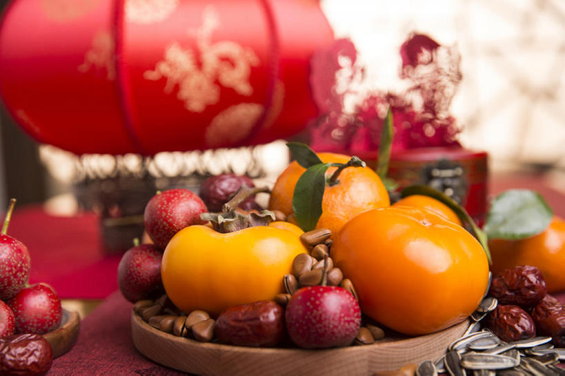 无人,横图,运气,柿子,静物,水果,照明,中国,春节,亚洲,风俗,丰富,灯笼,纸灯笼,食品,古典,传统,松子,饮食,红色,灯具,山楂,概念,山楂树,精神,摄影,照亮,仪式,照明设备,中国文化,典礼,东亚,东亚文化,健康食物,葵花籽,元旦,红果,制度,葵花子,桔子,彩图,传统文化,胭脂果,枣糕,传统节日,bj175