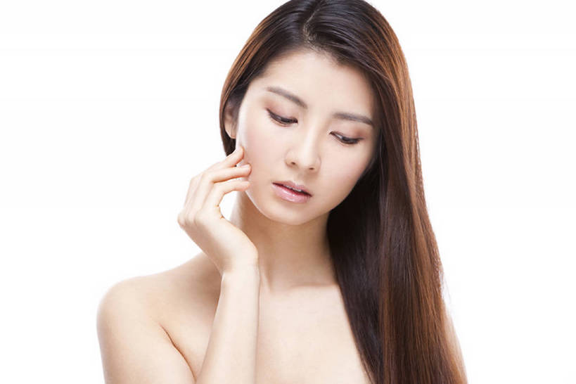 东方人,成年人,脸,头,脸颊,裸体,一个人,横图,特写,留白,白色背景,正面,化妆,美容,北京,中国,亚洲,仅一个年轻女性,仅一个女性,仅一个人,护肤,发光,注视,干净,裸露,肩膀,白色,观察,看,保养,享受,休闲,健康,放松,活力,美女,保健,摄影,影棚,护发素,观看,光滑,察看,卫生,高雅,优美,简单,关爱,关注,清新,摄影棚,肖像,裸,东亚,纯净,养颜,美发用品,柔和,细腻,平滑,美化,完美,年轻女性,女人,女性,亚洲人,中国人,年轻人,头部,长发,脸部,脸蛋,面部,触摸,彩图,影棚拍摄,拍摄,SPA美容,魅力,美人,bj175