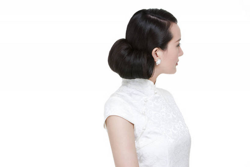 东方人,成年人,脸,头,脸颊,一个人,横图,留白,白色背景,侧面,复古,北京,中国,亚洲,仅一个年轻女性,仅一个女性,仅一个人,旗袍,古典,传统,肩膀,白色,美女,摄影,影棚,皮肤,光滑,高雅,优美,发髻,中国文化,摄影棚,肖像,东亚,柔和,细腻,平滑,名媛,年轻女性,女人,女性,亚洲人,中国人,年轻人,头部,发型,脸部,脸蛋,面部,彩图,影棚拍摄,传统服装,拍摄,魅力,传统文化,美人,bj175