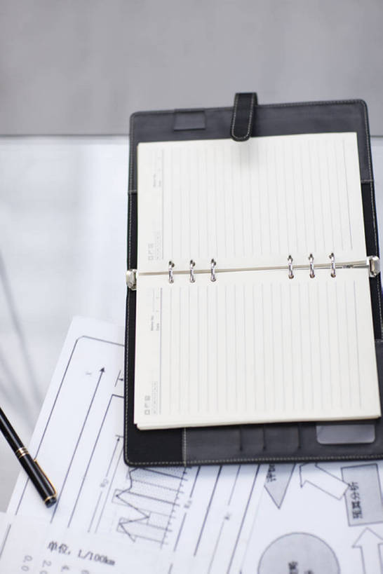 无人,办公室,竖图,俯视,室内,特写,白天,商务,技术,静物,北京,中国,亚洲,图表,文件,办公用品,现代,书桌,文具,笔记本,学习用品,摄影,生长,技巧,文具用品,手艺,东亚,计划书,完成,技能,技艺,彩图,高角度拍摄,妙技,本领,好消息,财务报告,bj175