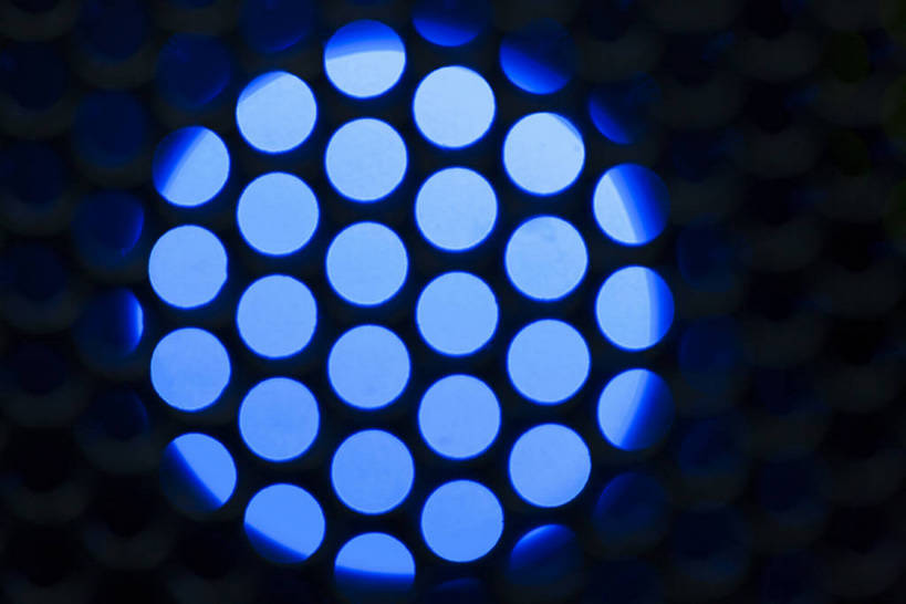 无人,横图,特写,抽象,北京,中国,亚洲,对称,鲜艳,金属,圆形,标志,指示灯,斑点,光,铁丝网,光亮,蓝色,摄影,部分,明亮,照亮,照明设备,东亚,彩图,bj175