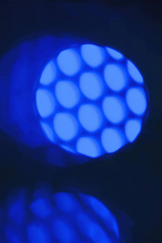 无人,竖图,特写,抽象,北京,中国,亚洲,鲜艳,金属,圆形,标志,指示灯,斑点,光,铁丝网,光亮,蓝色,摄影,部分,明亮,照亮,照明设备,东亚,彩图,bj175