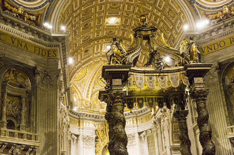 无人,教堂,横图,室内,旅游,度假,名胜古迹,天花板,标志建筑,地标,建筑,雕塑,欧洲,艺术,装饰,雕像,建筑群,圣彼得大教堂,古典,历史,娱乐,建设,传统,风景,享受,休闲,放松,摄影,宗教,照亮,旧的,华贵,古典风格,远古,欧洲文化,梵蒂冈城,古代文明,灵性,式样,彩图,旅行,大教堂,金子,传统文化,建筑结构,bj175