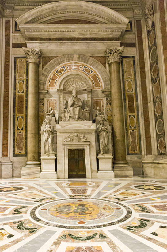 无人,教堂,竖图,室内,白天,旅游,度假,名胜古迹,标志建筑,地标,建筑,雕塑,欧洲,艺术,装饰,雕像,建筑群,圣彼得大教堂,古典,历史,娱乐,建设,传统,风景,享受,休闲,放松,摄影,宗教,旧的,华贵,古典风格,远古,欧洲文化,梵蒂冈城,古代文明,灵性,式样,彩图,旅行,大教堂,传统文化,建筑结构,bj175