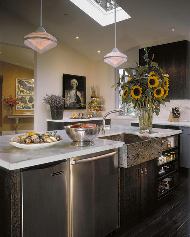 无人,家,竖图,厨房,家具,餐具,美国,一排,整齐,水槽,房屋,灶台,食品,干净,现代,饮食,花,饮料,排列,装饰物,橱柜,摄影,队列,房地产,作画,开放式厨房,烹调用具,烹调,彩图,当代,bj175