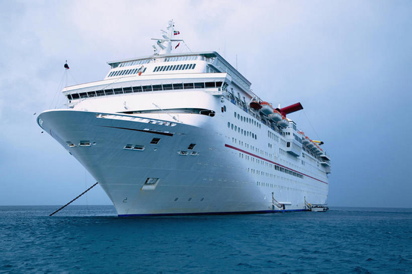 无人,露台,横图,室外,白天,留白,度假,雷达,海洋,水,阳台,船,现代,蓝色,蓝天,天空,邮轮,摄影,巨大,庞大,锚,航海,华贵,宏大,硕大,伟大,乔治镇,彩图,旅行,露天阳台,bj175