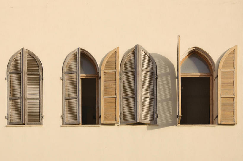 无人,横图,室外,白天,重复,窗户,建筑,日光,以色列,一排,关闭,整齐,木制,百叶窗,公寓,排列,打开,摄影,建造,开启,队列,封闭,特拉维夫,彩图,居住区,bj175